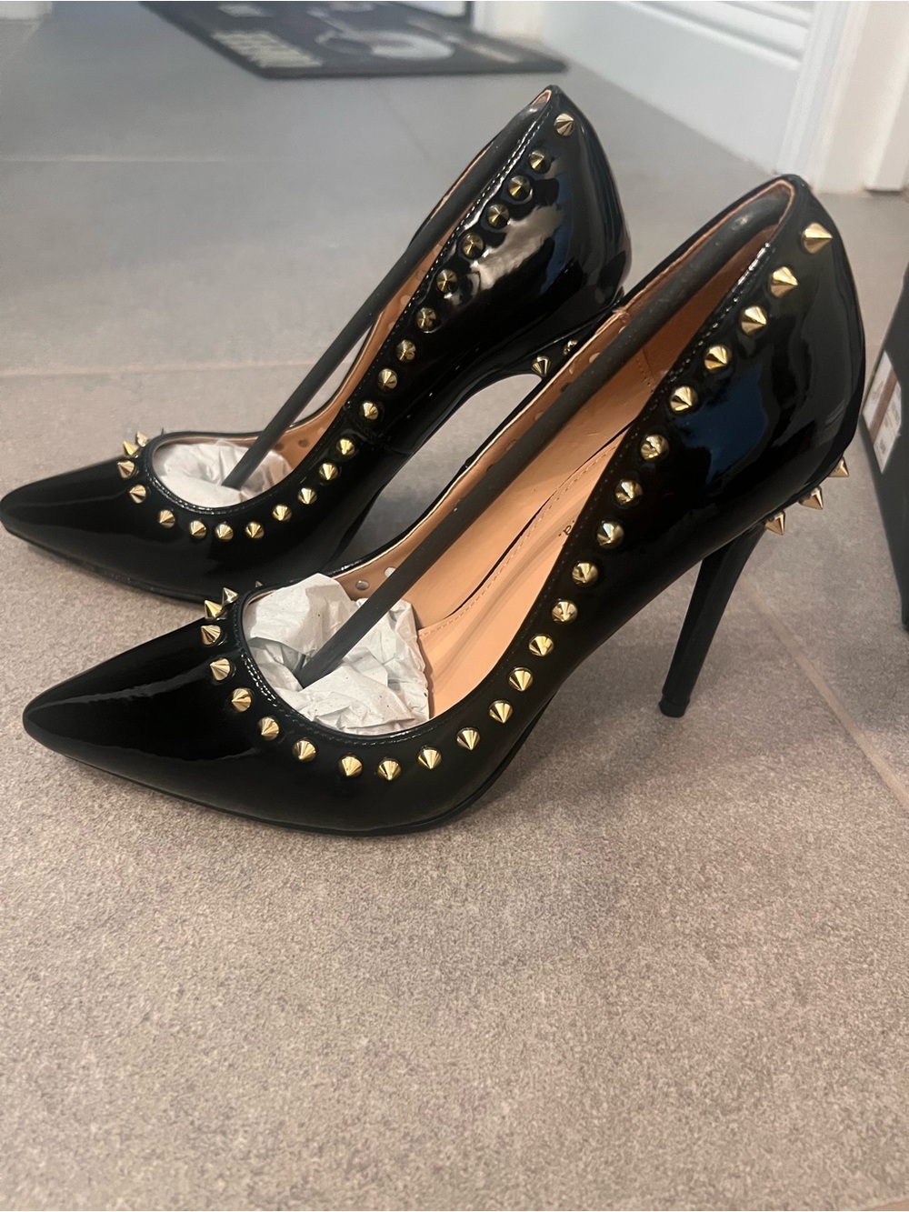 Spiky Patent Leather Stilettos in Black - Pointed Toe 4.5” High Heel Pumps